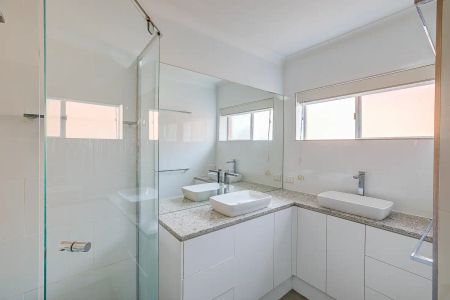 1/179 Sir Fred Schonell Drive, St Lucia QLD 4067 - Photo 5