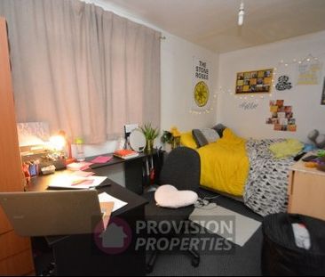 3 Bedroom Flat, Hyde Park, Leeds - Photo 6