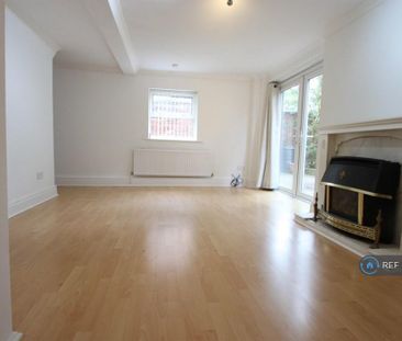 2 bedroom maisonette to rent - Photo 2