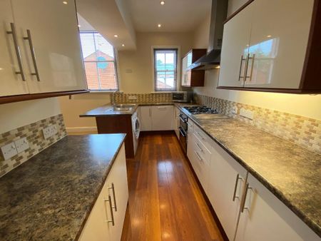 2 bedroom apartment to rent - Photo 4