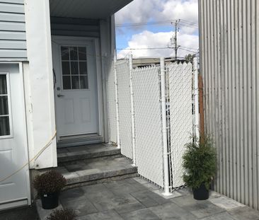 BAS DE DUPLEX 3 CHAMBRES - ST-HYACINTHE - Photo 1