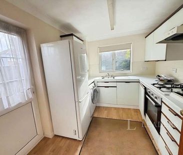 Tonbridge, TN9 - Photo 2