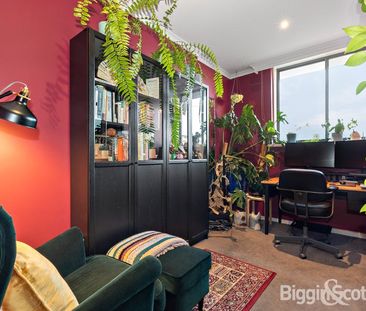 RENOVATED COMFORT AND CONVENIENCE IN RICHMOND - Photo 2