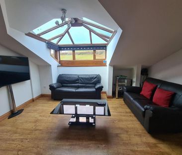 3 bedroom coach house to rent - Photo 2