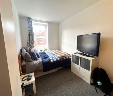 4 bedroom terraced house to rent - Photo 4