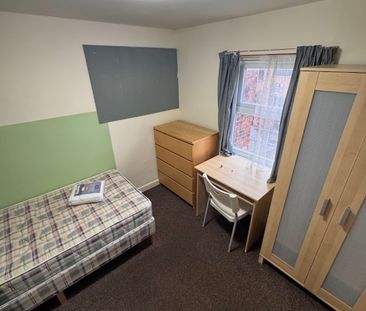 6 Bed Student Accommodation - Photo 1