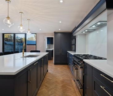 5 bedroom townhouse to rent - Photo 4
