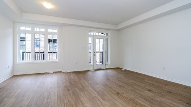 For Lease - 2025 Matteer Court Unit# Unit 20, Innisfil, Ontario - Photo 1