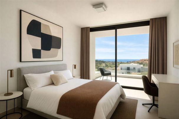 Detached Villa in La Duquesa - Photo 1