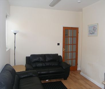 6 Bed Student Accommodation - Photo 2