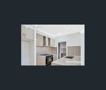 Modern Family Living in a Prime Location - Photo 4