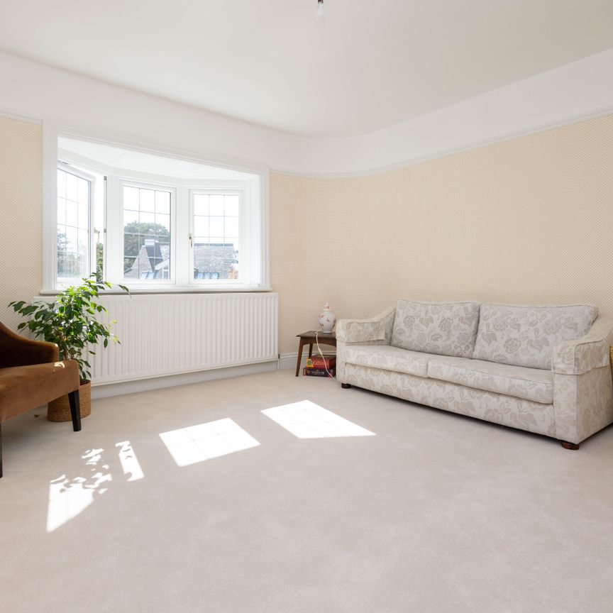 3 bed maisonette to rent in Corvesgate, 23 Nairn Road, BH13 - Photo 1