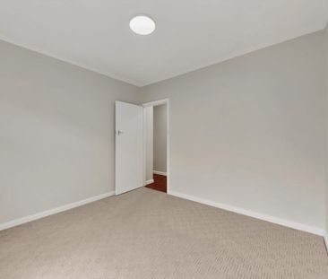 1 Highlands Ave, Airport West, Vic 3042 - Photo 1