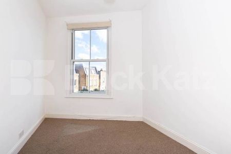 Located off the high street a 1 bedroom property close to Arsenal Station - Photo 2