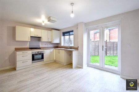 3 bedroom semi-detached house to rent - Photo 5