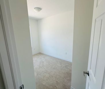 For Lease - 59 LILAC Lane, Thorold, Ontario - Photo 2