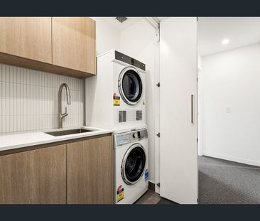 Luxury Living in a Prime Wollongong Location - Photo 6