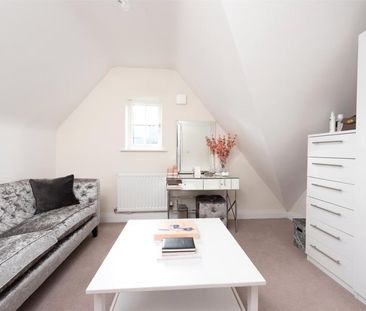 4 bedroom semi-detached house to rent - Photo 2