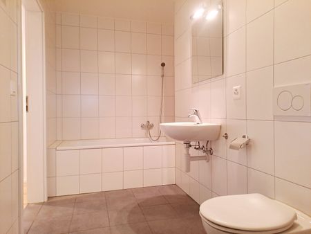 VUARINES 67, 2.5 room apartment with private terrace - Photo 4