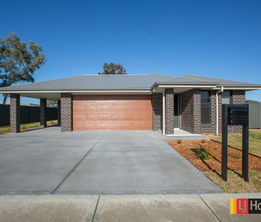 Modern Two Bedroom Home - Photo 5