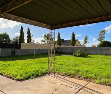 Fresh Semi Detached! - Photo 4