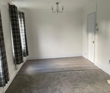 2 bedroom semi-detached house to rent - Photo 5