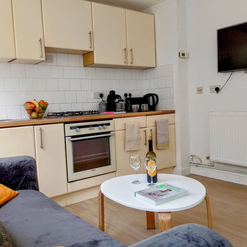 Room in a Shared House, St Mary Magdalene Street, BN2 - Photo 1