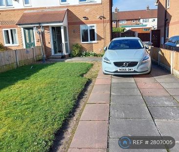 3 bedroom semi-detached house to rent - Photo 2