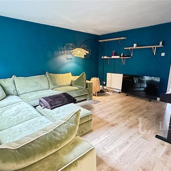 1 bedroom in a house share to rent - Photo 1