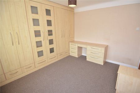 Kirkway, CH49 2ND, Greasby - Photo 4