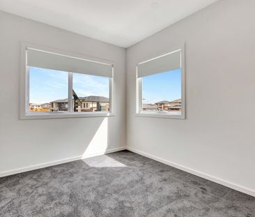 1 Cowboy Walk, Fraser Rise VIC 3336 - Townhouse For Rent | Domain - Photo 4