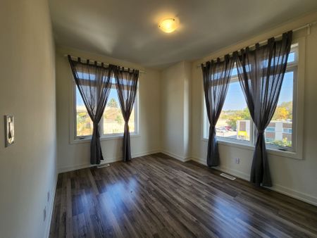 For Lease - 370 Red Maple Road Unit# 37, Richmond Hill, Ontario - Photo 4