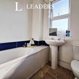 1 bedroom in a house share to rent - Photo 2