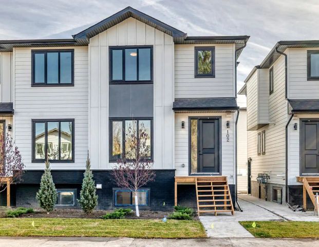 BRAND NEW 3 BEDROOM TOWNHOUSE — 3 Bedrooms Townhouse - Photo 1