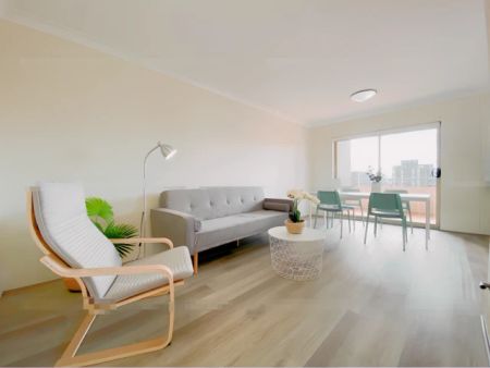 2 bed 2 bath - Photo 2