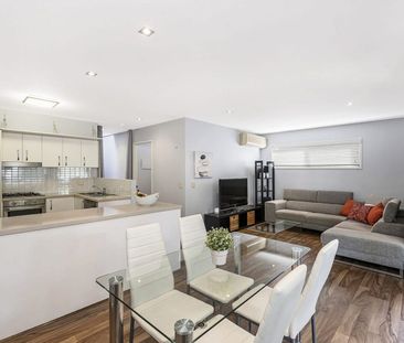 3/10 Burton Street, Indooroopilly, Qld 4068 - Photo 5