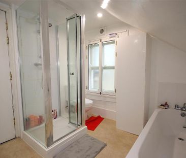 1 bedroom in a house share to rent - Photo 4