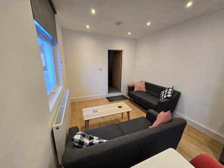 5 bedroom house to rent - Photo 2