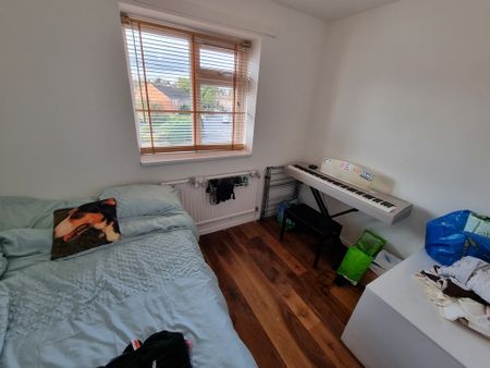 4 Bed Student Accommodation - Photo 4
