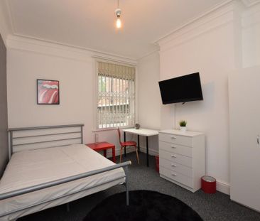 6 bedroom terraced house to rent - Photo 5