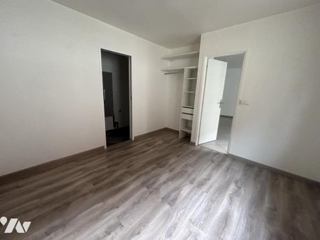 Appartement rez-de-chaussée avec cour - Photo 2