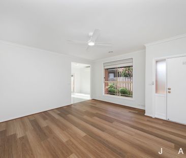 Bright, Spacious & Perfectly Positioned - Photo 1