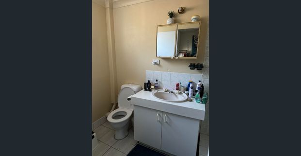 Charming 1-Bedroom Retreat in Prime Miami Location with Parking - Photo 1