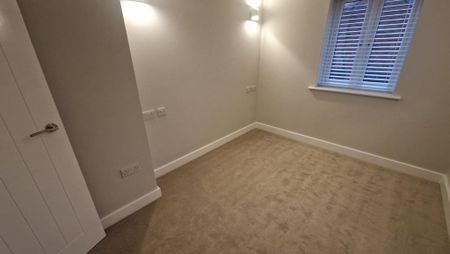 3 bedroom semi-detached house to rent - Photo 2