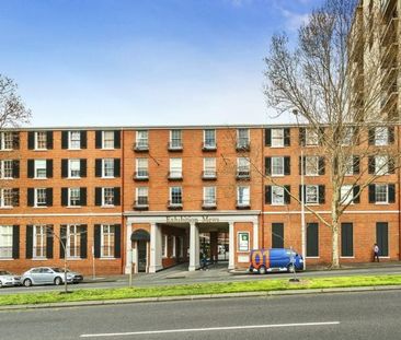 CHARMING CARLTON APARTMENT OPPOSITE CARLTON GARDENS - Photo 2