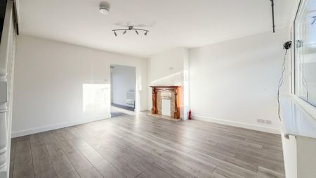 3 bedroom House To Let - Photo 2