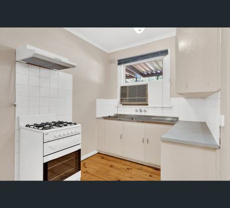 9 Melbury Street, Davoren Park, SA 5113 - Photo 4