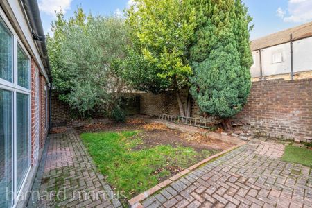 Beecholme Avenue, MITCHAM - Photo 4