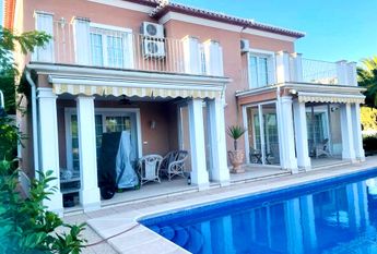 FOR RENT: SPACIOUS AND ELEGANT VILLA IN MORAIRA with 4 bedrooms for LONG TERM
