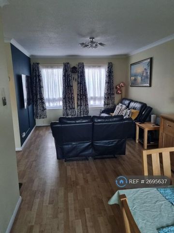 3 bedroom detached house to rent - Photo 3